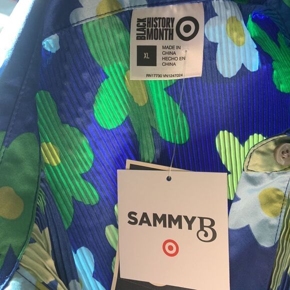 Target Blue and Green Floral Blouse - Picture 3 of 7